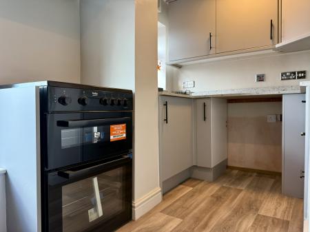 2 bedroom Flat to let in High Street, Little Lever, Bolton, BL3