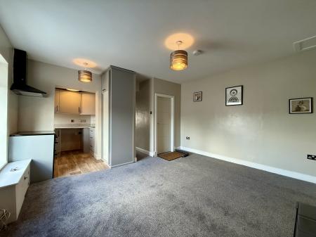 2 bedroom Flat to let in High Street, Little Lever, Bolton, BL3