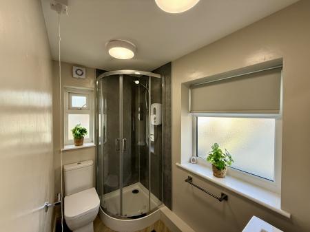 2 bedroom Flat to let in High Street, Little Lever, Bolton, BL3