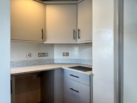 2 bedroom Flat to let in High Street, Little Lever, Bolton, BL3