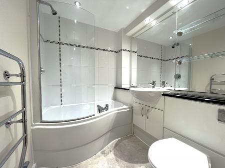 2 bedroom Flat to let in Waterside Gardens, Eagley Brook Way, Astley Bridge, Bolton, BL1