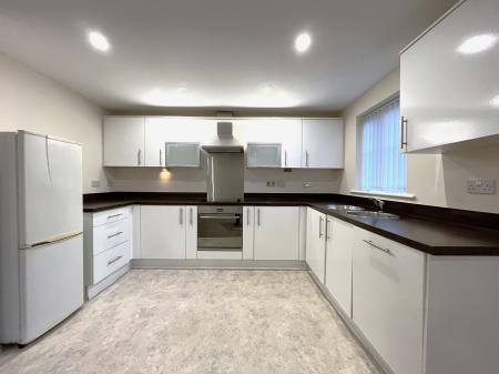 2 bedroom Flat to let in Waterside Gardens, Eagley Brook Way, Astley Bridge, Bolton, BL1