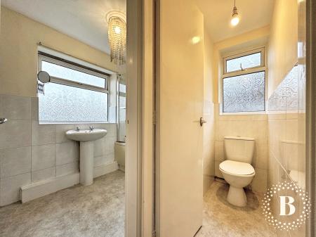 3 bedroom Semi-detached house for sale in Darwen Road, Bromley Cross, Bolton, BL7