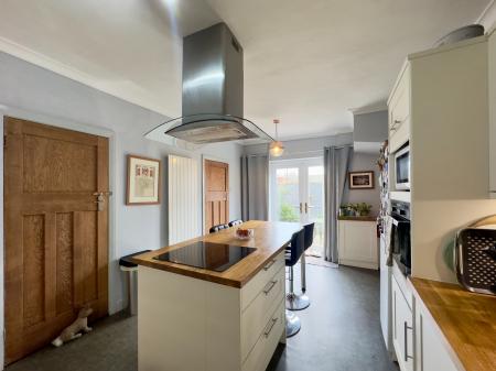 3 bedroom Semi-detached house for sale in Blackburn Road, Egerton, Bolton, BL7