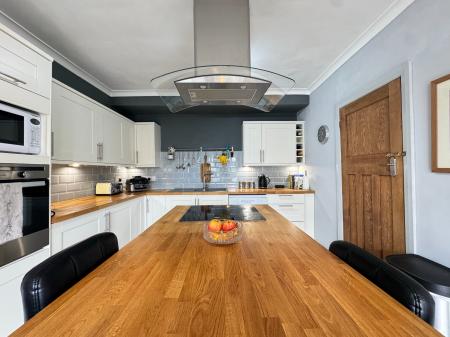 3 bedroom Semi-detached house for sale in Blackburn Road, Egerton, Bolton, BL7