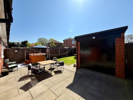 2 bedroom Bungalow to let in Moss Bank Close, Astley Bridge, Bolton, BL1