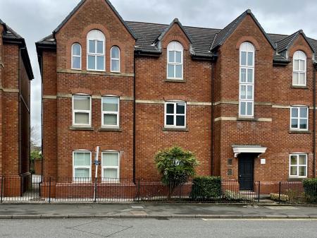 2 bedroom Flat to let in St Johns Court, Chorley Road, Westhoughton, Bolton, BL5
