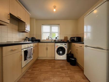 2 bedroom Flat to let in St Johns Court, Chorley Road, Westhoughton, Bolton, BL5