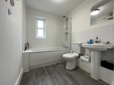 2 bedroom Flat to let in St Johns Court, Chorley Road, Westhoughton, Bolton, BL5