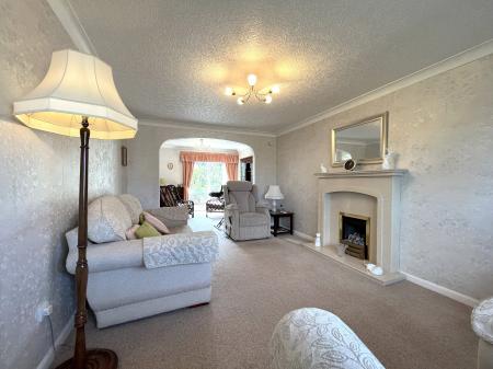 4 bedroom Detached house to let in Willow Hey, Bromley Cross, Bolton, BL7