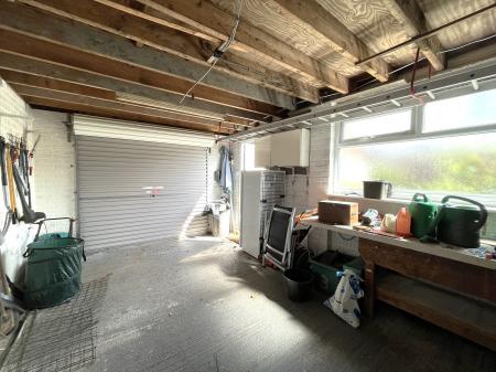 4 bedroom Detached house to let in Willow Hey, Bromley Cross, Bolton, BL7