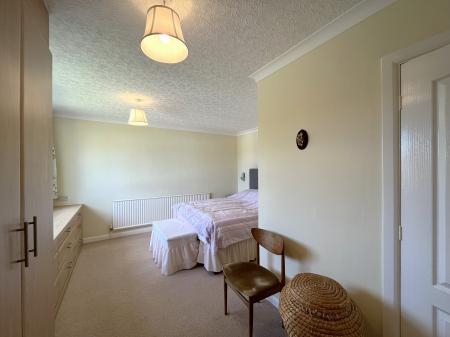 4 bedroom Detached house to let in Willow Hey, Bromley Cross, Bolton, BL7