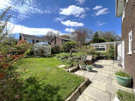 4 bedroom Detached house to let in Willow Hey, Bromley Cross, Bolton, BL7