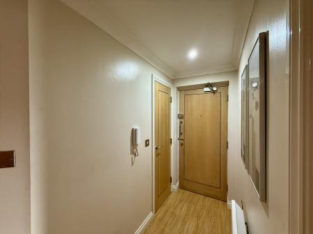 2 bedroom Flat to let in Kirkhill Grange, Westhoughton, Bolton, BL5