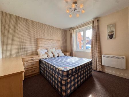 2 bedroom Flat to let in Kirkhill Grange, Westhoughton, Bolton, BL5