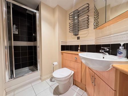 2 bedroom Flat to let in Kirkhill Grange, Westhoughton, Bolton, BL5