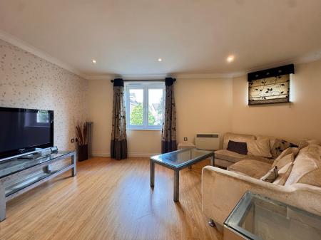 2 bedroom Flat to let in Kirkhill Grange, Westhoughton, Bolton, BL5