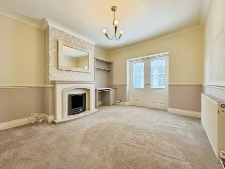 4 bedroom Semi-detached house for sale in Eastgrove Avenue, Bolton, BL1