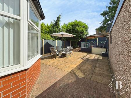 4 bedroom Semi-detached house for sale in Eastgrove Avenue, Bolton, BL1
