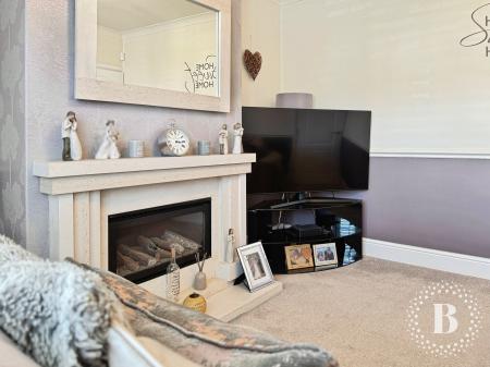4 bedroom Semi-detached house for sale in Eastgrove Avenue, Bolton, BL1