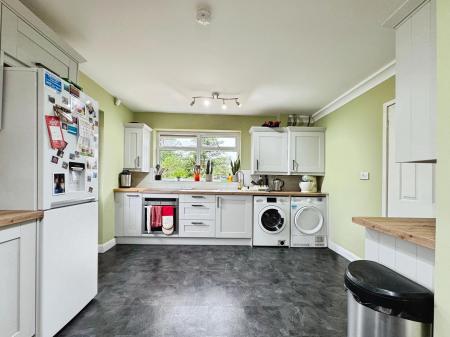3 bedroom Semi-detached house to let in Singleton Avenue, Horwich, Bolton, BL6