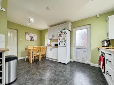3 bedroom Semi-detached house to let in Singleton Avenue, Horwich, Bolton, BL6