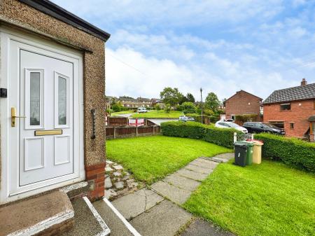 3 bedroom Semi-detached house to let in Singleton Avenue, Horwich, Bolton, BL6