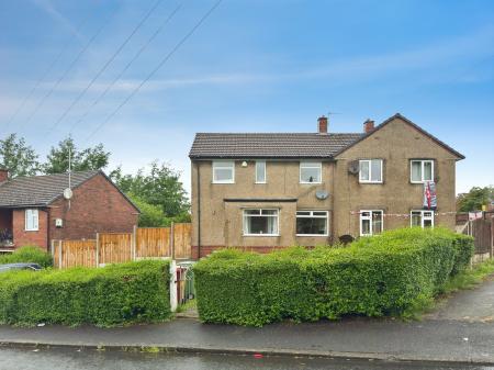 3 bedroom Semi-detached house to let in Singleton Avenue, Horwich, Bolton, BL6