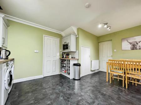 3 bedroom Semi-detached house to let in Singleton Avenue, Horwich, Bolton, BL6