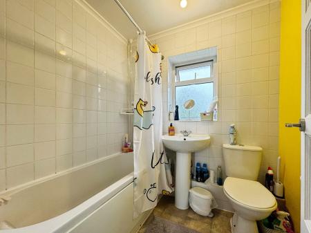 3 bedroom Semi-detached house to let in Singleton Avenue, Horwich, Bolton, BL6