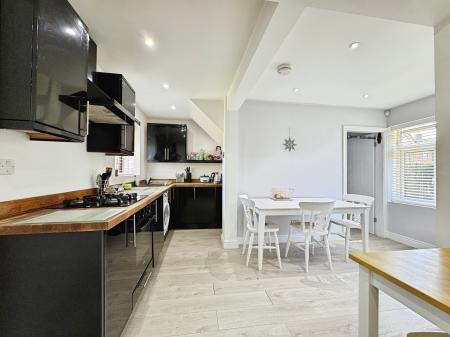 2 bedroom Terraced House to let in Rose Hill Close, Bromley Cross, Bolton, BL7