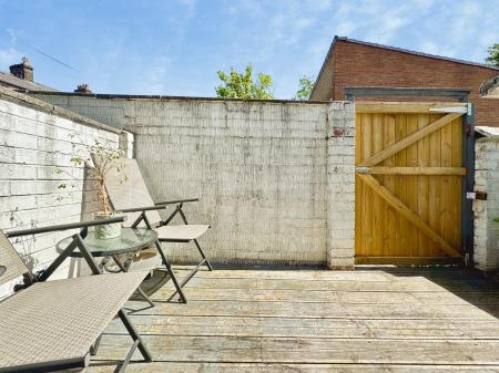3 bedroom Terraced House for sale in Hough Lane, Bromley Cross, Bolton, BL7