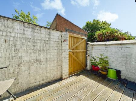 3 bedroom Terraced House for sale in Hough Lane, Bromley Cross, Bolton, BL7