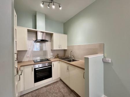 2 bedroom Flat to let in Spencers Wood, Bromley Cross, Bolton, BL7