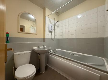 2 bedroom Flat to let in Torrisdale Close, Deane, Bolton, BL3