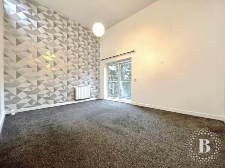 2 bedroom Flat for sale in Spencers Wood, Bromley Cross, Bolton, BL7