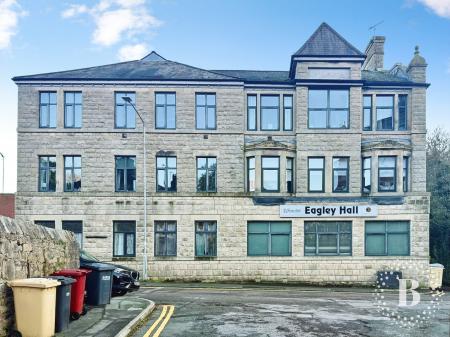 2 bedroom Flat for sale in Spencers Wood, Bromley Cross, Bolton, BL7