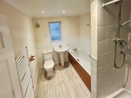 3 bedroom Semi-detached house to let in Boothby Close, Kirton, PE20