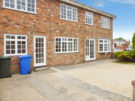 Wide Bargate, Boston, PE21