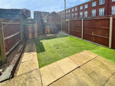 4 bedroom Town house to let in Pearl Terrace, Haven Village, Boston, PE21