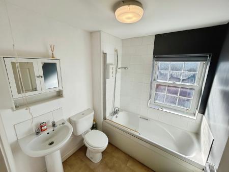 3 bedroom Semi-detached house to let in Church Meadows, Kirton, PE20