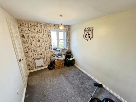 2 bedroom Flat to let in The Square, Kirton, PE20