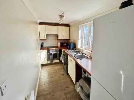 2 bedroom Flat to let in The Square, Kirton, PE20