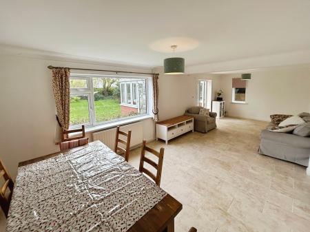 3 bedroom Semi-detached house to let in Fen Lane, East Keal, PE23