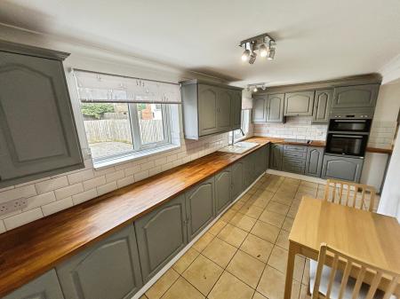 3 bedroom Semi-detached house to let in Fen Lane, East Keal, PE23