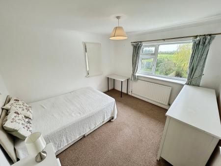 3 bedroom Semi-detached house to let in Fen Lane, East Keal, PE23