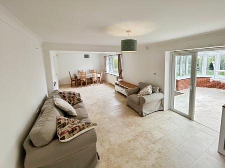 3 bedroom Semi-detached house to let in Fen Lane, East Keal, PE23