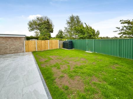 3 bedroom Bungalow to let in Poplar Court, Old Leake, PE22