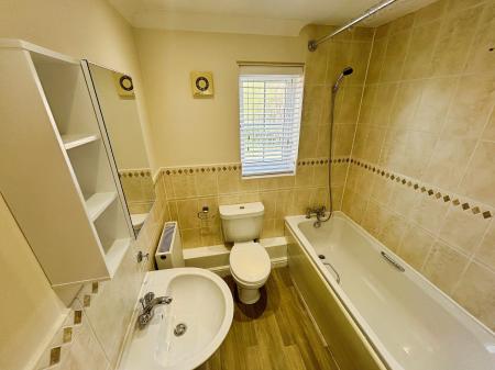 3 bedroom Semi-detached house to let in Oldman Close, Wyberton, PE21