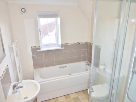 3 bedroom Semi-detached house to let in Berkeley Place, Boston, PE21